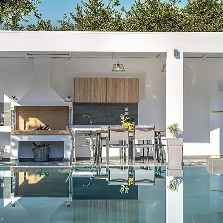 Zen Βίλα Παντοκράτωρ